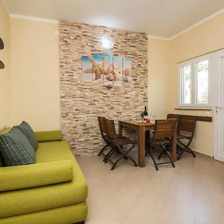 Bobeta Apartment *